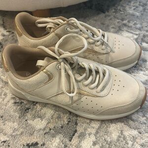 Bionic sneakers never worn